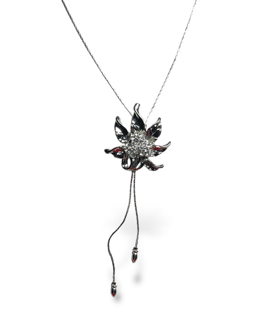 Adjustable flower necklace